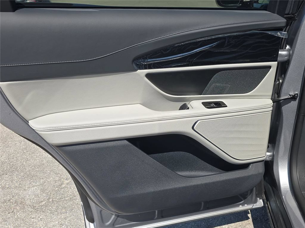 New 2026 Lincoln Nautilus Premier AWD/4WD image 9
