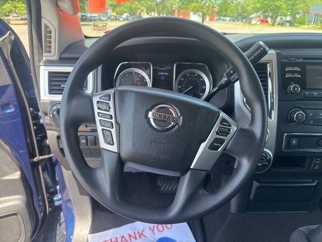 Used 2018 Nissan Titan SV image 27