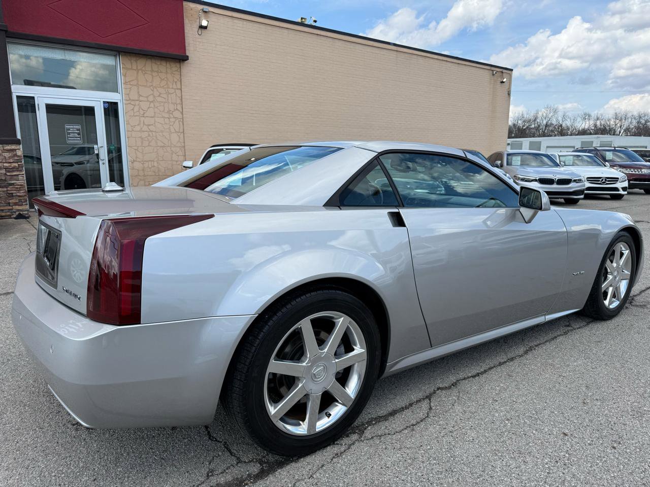 Used 2004 Cadillac XLR image 11
