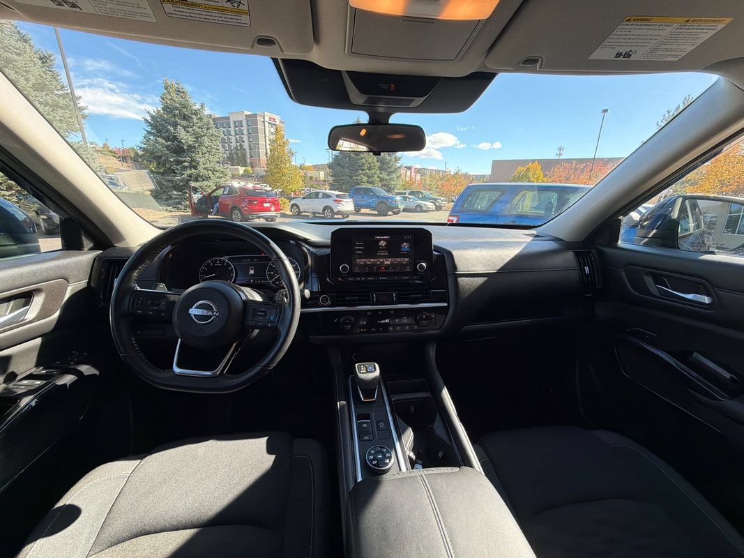 Used 2022 Nissan Pathfinder SV AWD/4WD image 23