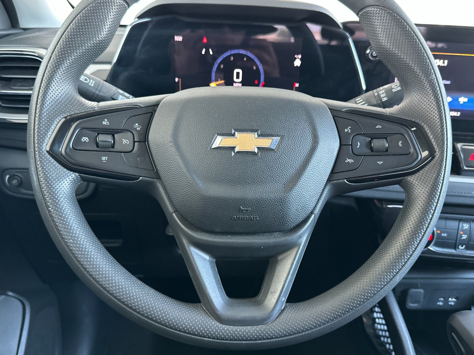 Used 2025 Chevrolet TrailBlazer LT AWD/4WD image 23
