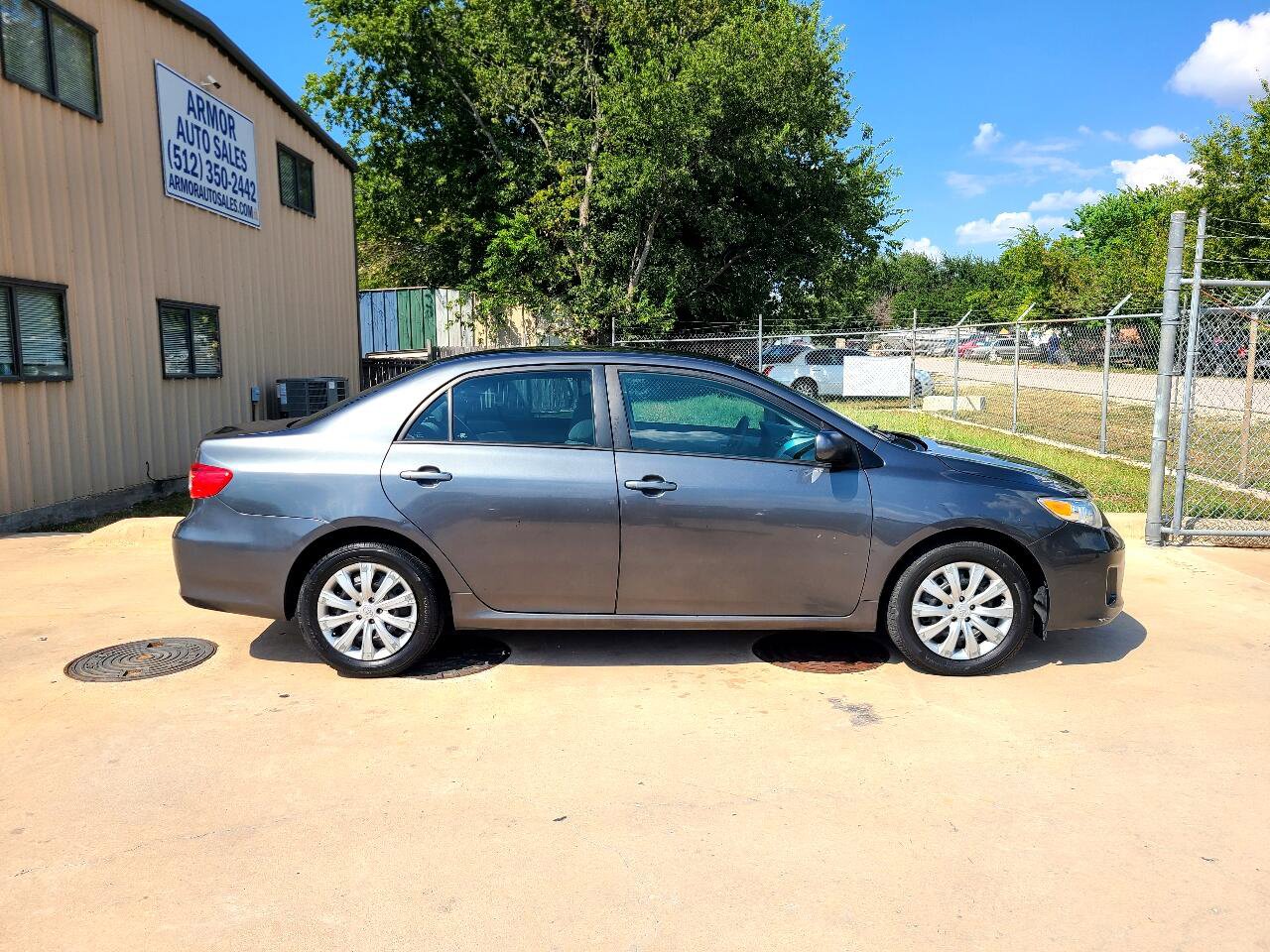 Used 2012 Toyota Corolla LE image 2