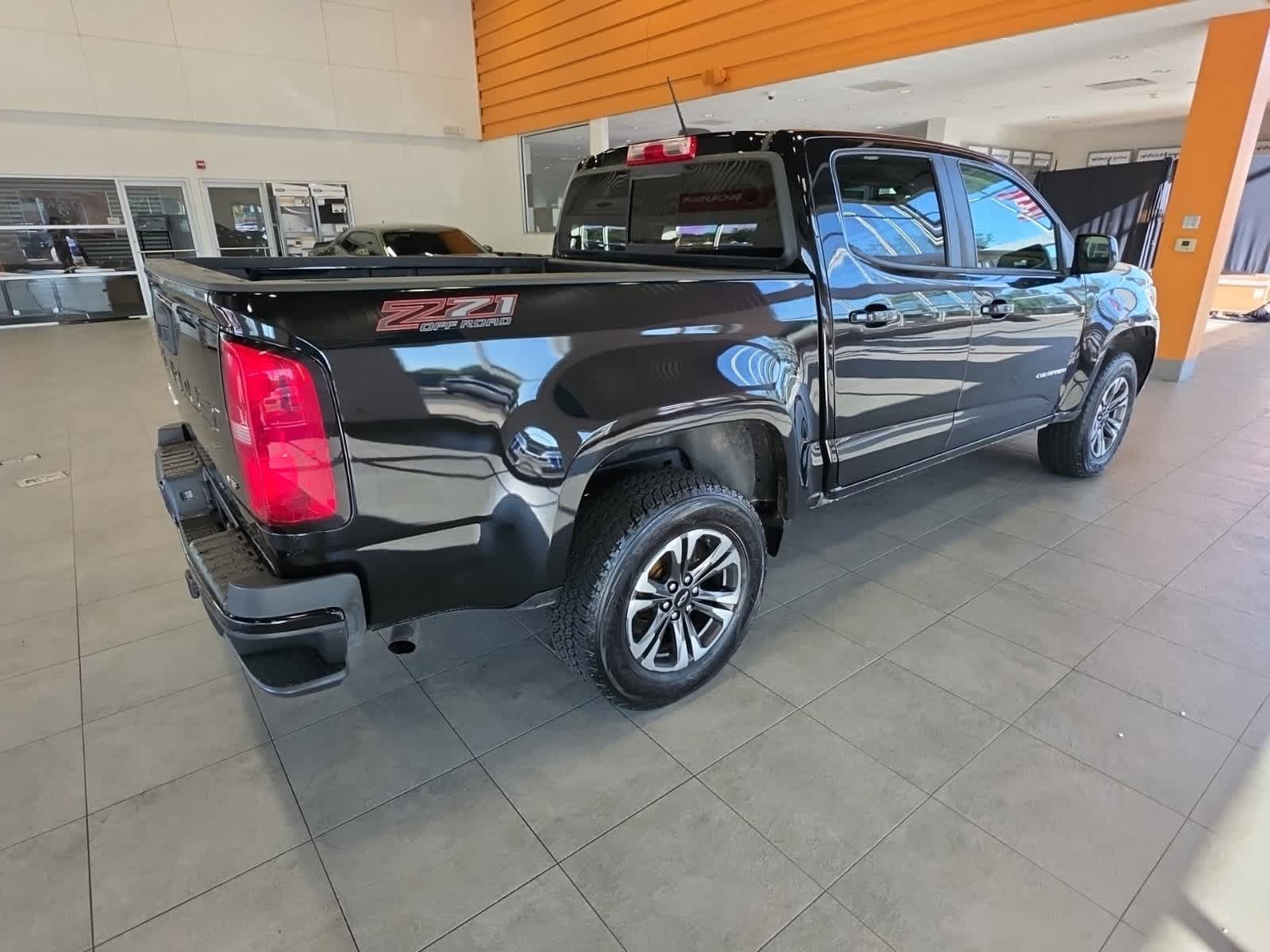 Used 2022 Chevrolet Colorado Z71 AWD/4WD image 9