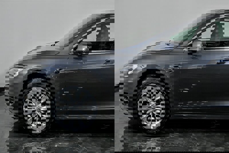 Used 2018 Tesla Model S 100D image 6