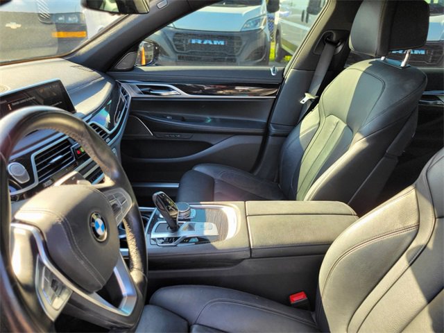 Used 2019 BMW 740i w/ M Sport Package image 17