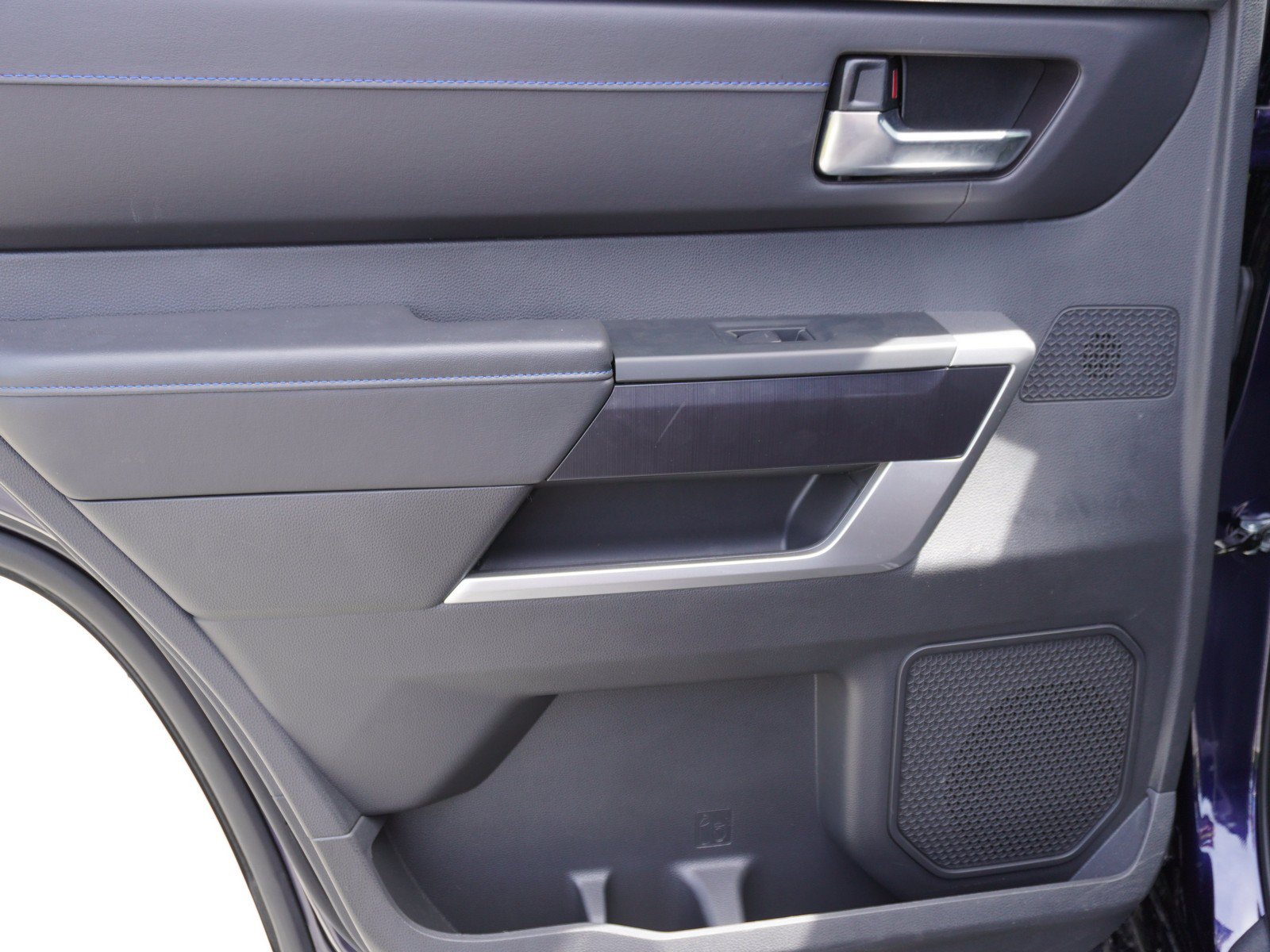 Used 2025 Toyota Sequoia Platinum AWD/4WD image 16