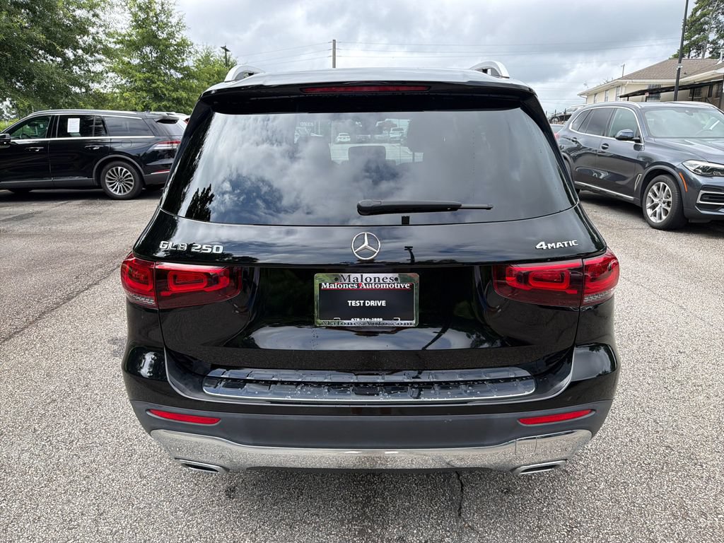 Used 2021 Mercedes-Benz GLB 250 4MATIC w/ Premium Package image 6