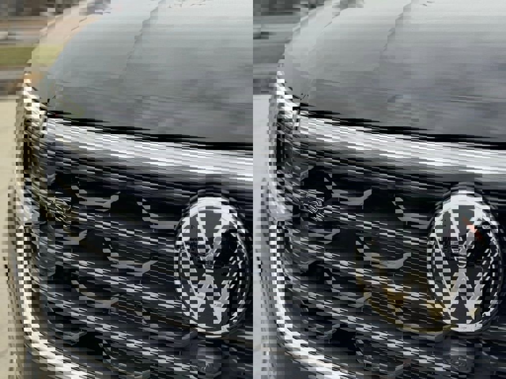 New 2026 Volkswagen Atlas Cross Sport SEL Premium R-Line image 6