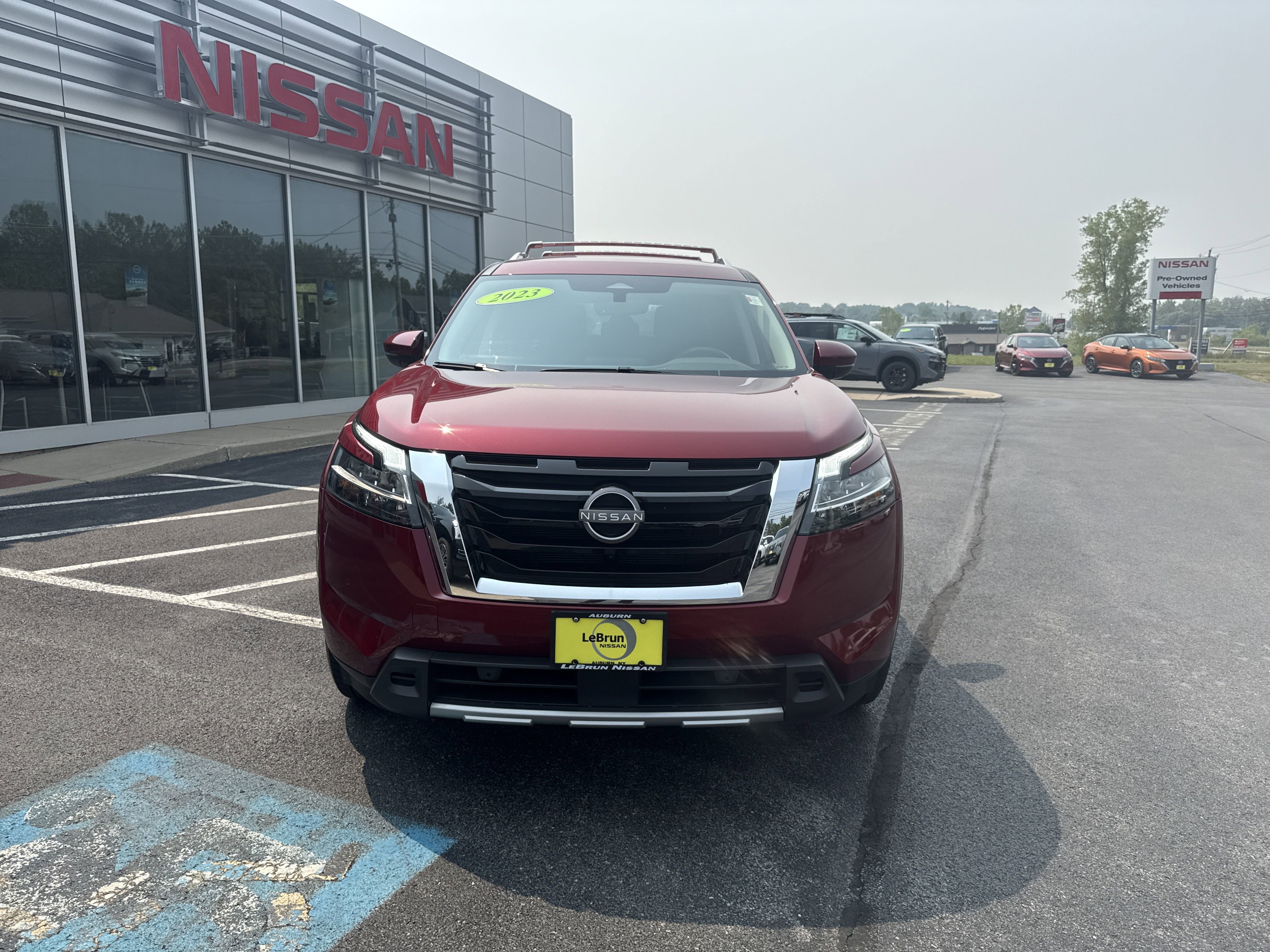 Used 2023 Nissan Pathfinder SL image 18