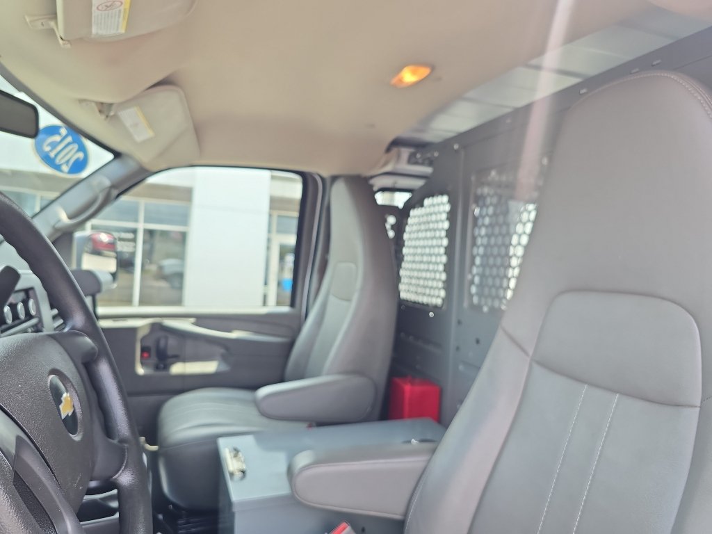 Used 2015 Chevrolet Express 2500 RWD image 16