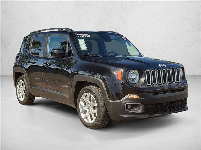 Used 2017 Jeep Renegade Latitude FWD image 3