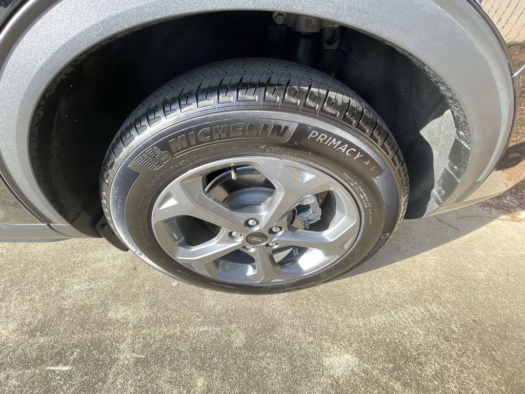 Used 2025 Ford Escape ST-Line FWD image 33