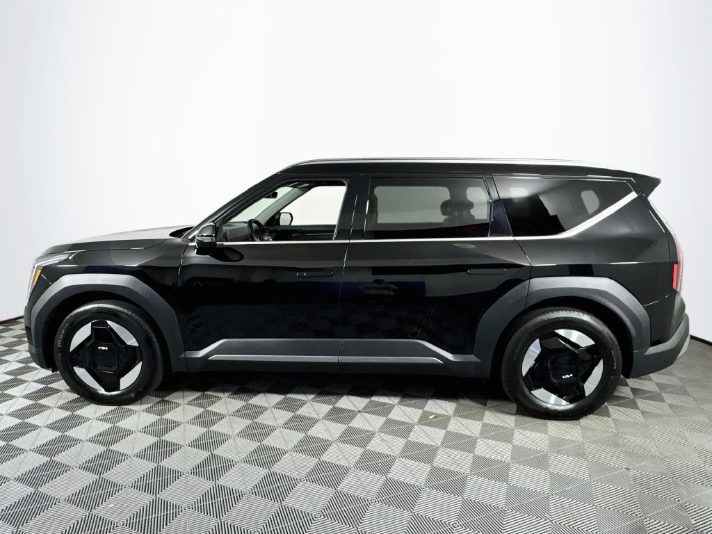 Used 2024 Kia EV9 Wind AWD/4WD image 4