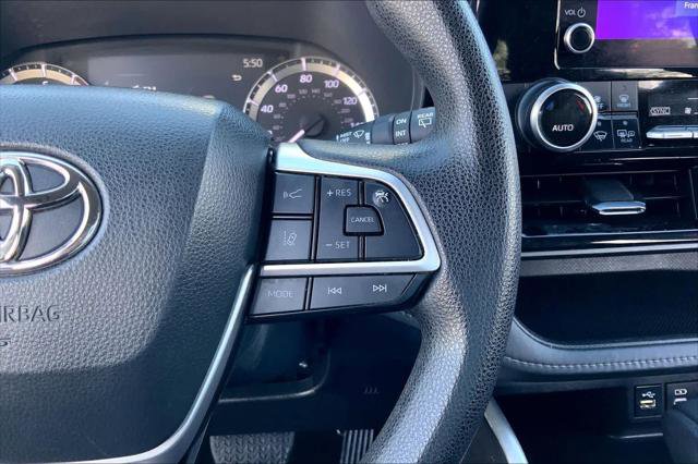 Certified 2023 Toyota Highlander L image 23