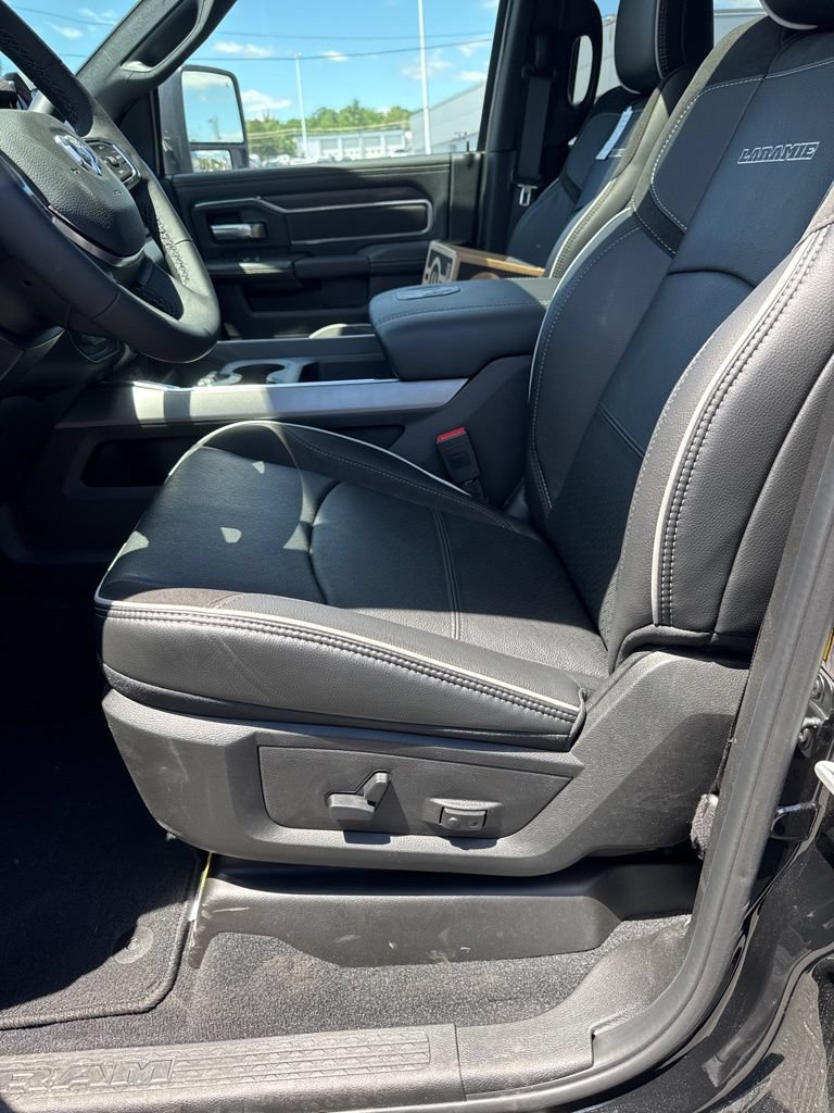New 2026 RAM 2500 Laramie w/ Night Edition AWD/4WD image 10