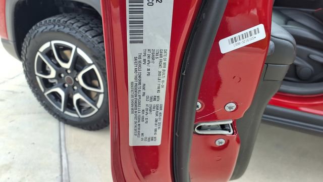 Used 2025 Jeep Compass Trailhawk image 30