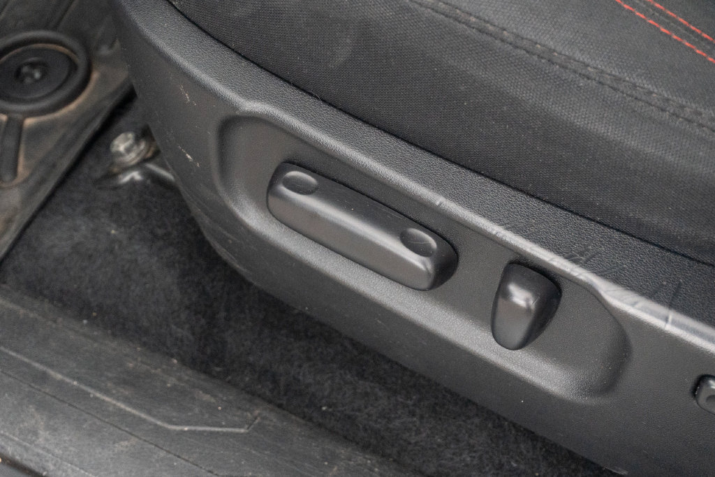 Used 2021 Toyota Tacoma SR5 RWD image 17