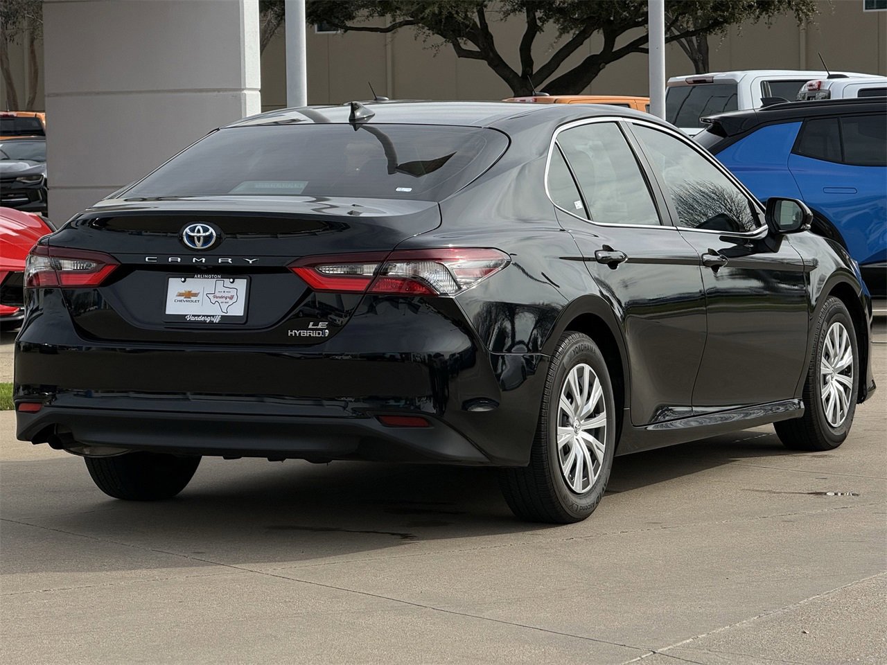 Used 2023 Toyota Camry LE image 4