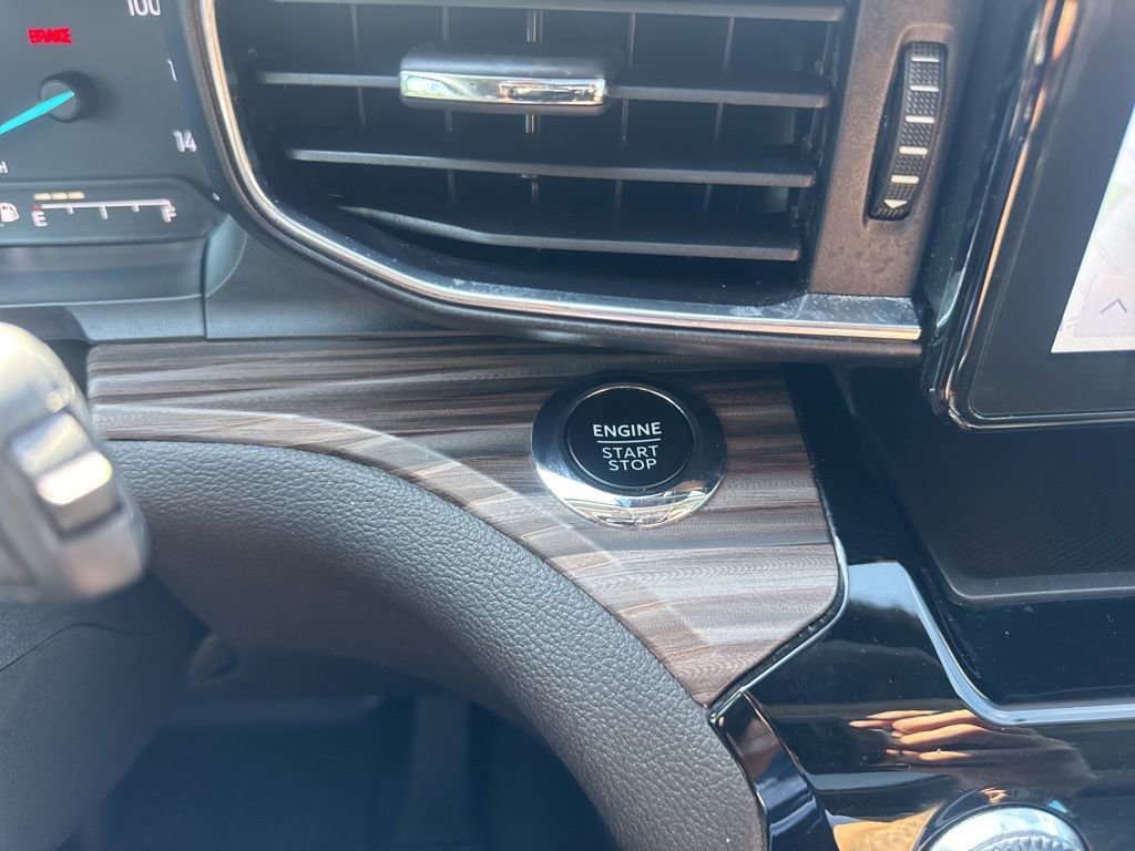 Used 2022 Ford Explorer Limited w/ Equipment Group 301A image 23