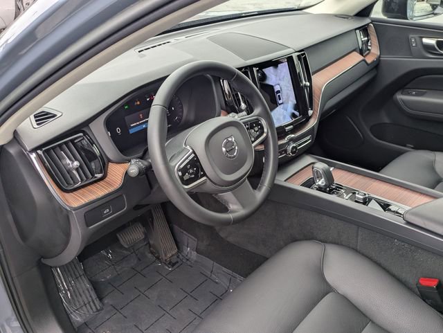 Certified 2023 Volvo XC60 B5 Plus w/ Protection Package Premier AWD/4WD image 13