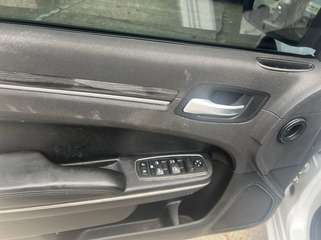 Used 2017 Chrysler 300 Limited w/ Value Package image 14