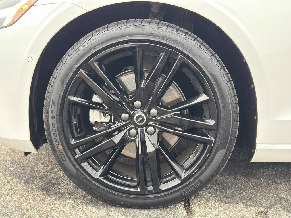 Used 2024 Volvo S60 B5 Plus w/ Climate Package image 9