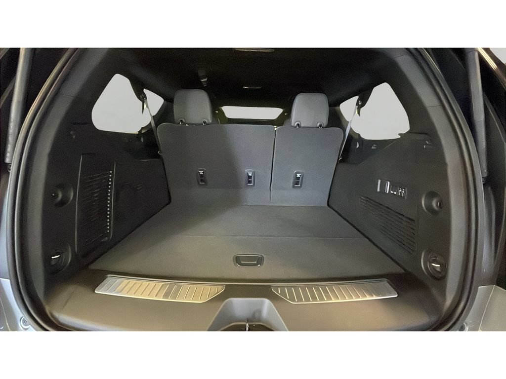 New 2026 Chevrolet Suburban High Country w/ Sun And Tow Package AWD/4WD image 17