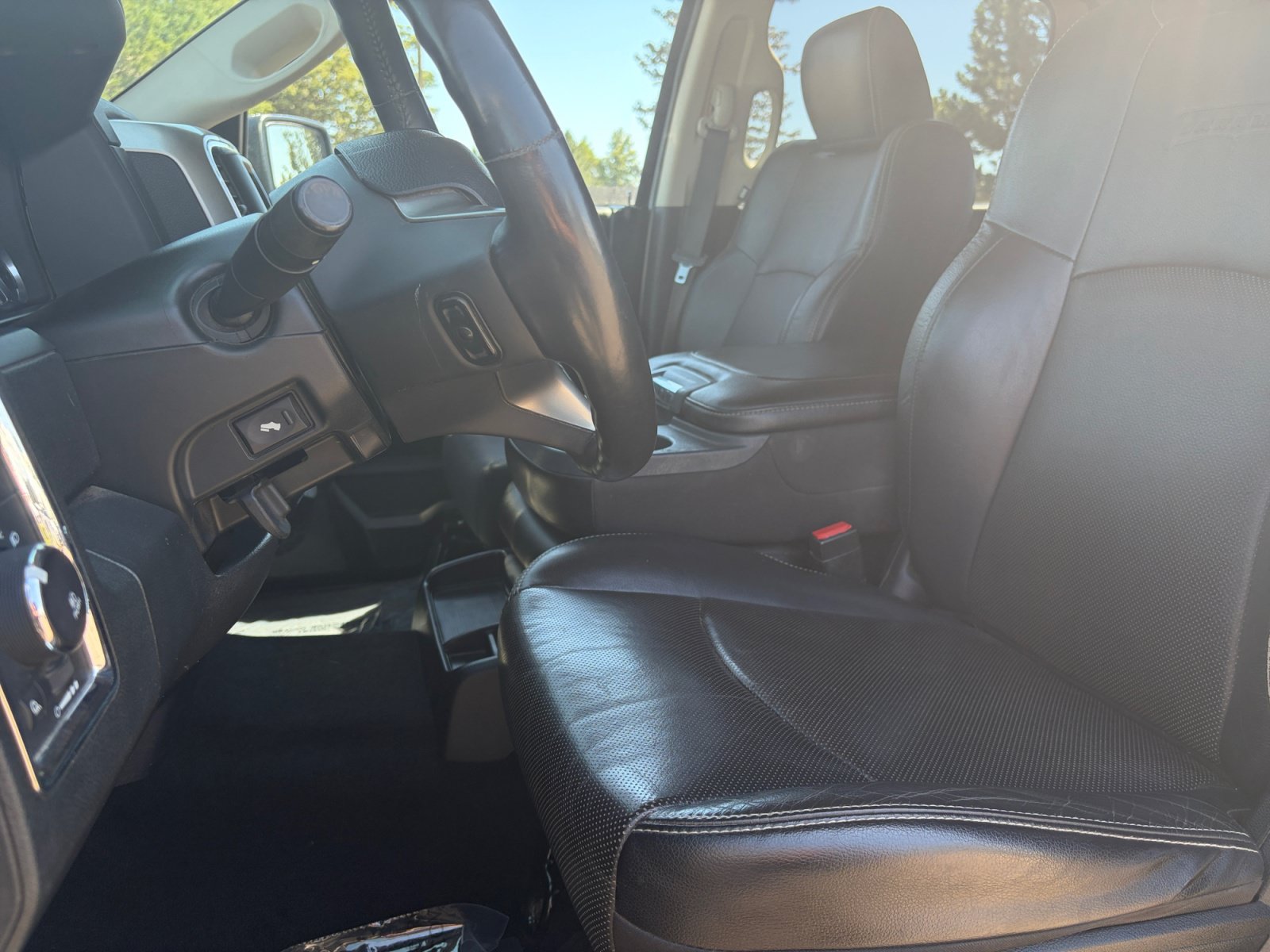 Used 2014 RAM 1500 Laramie w/ Convenience Group AWD/4WD image 15