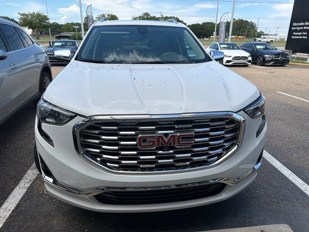 Used 2019 GMC Terrain Denali w/ Advanced Safety Package FWD image 3