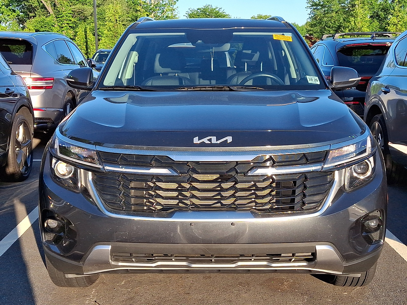 Used 2025 Kia Seltos EX w/ EX Sunroof Package AWD/4WD image 3