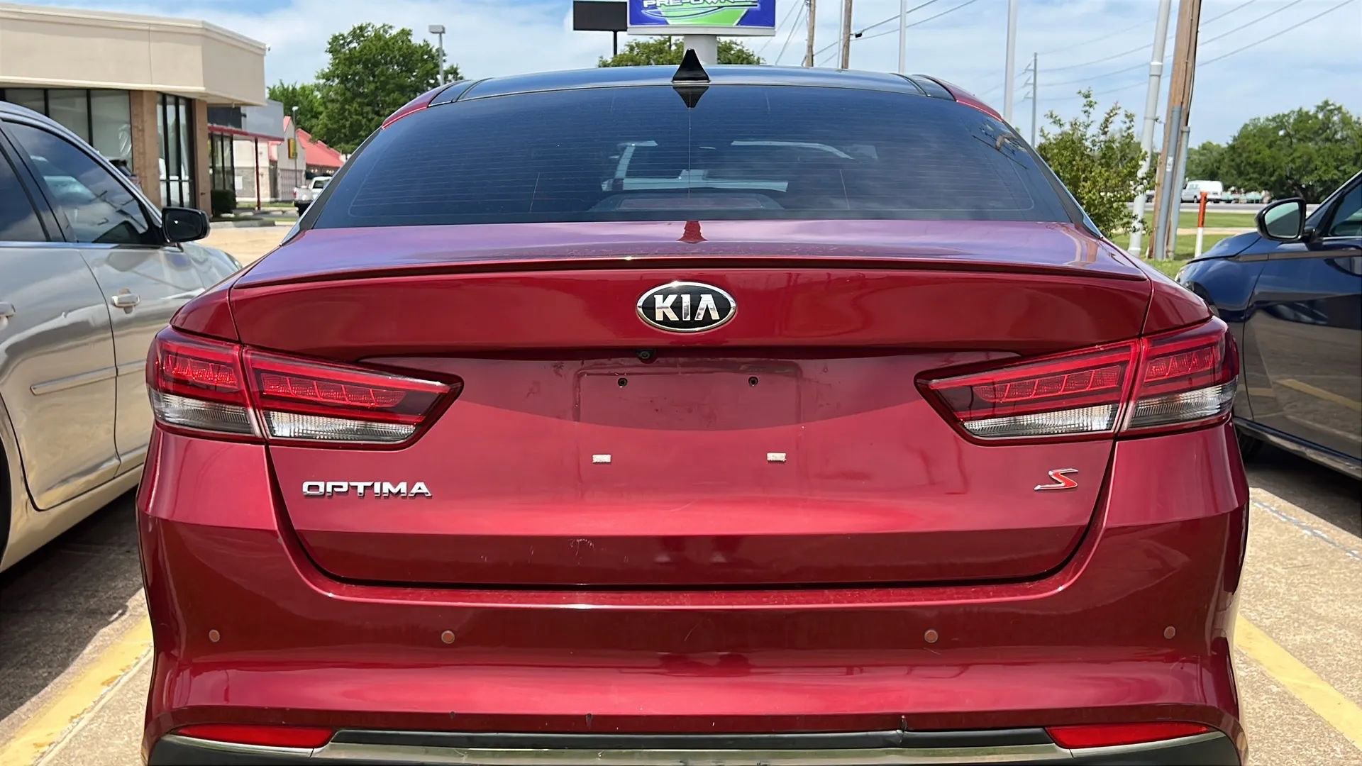 Used 2018 Kia Optima S w/ Panoramic Sunroof Package FWD image 4