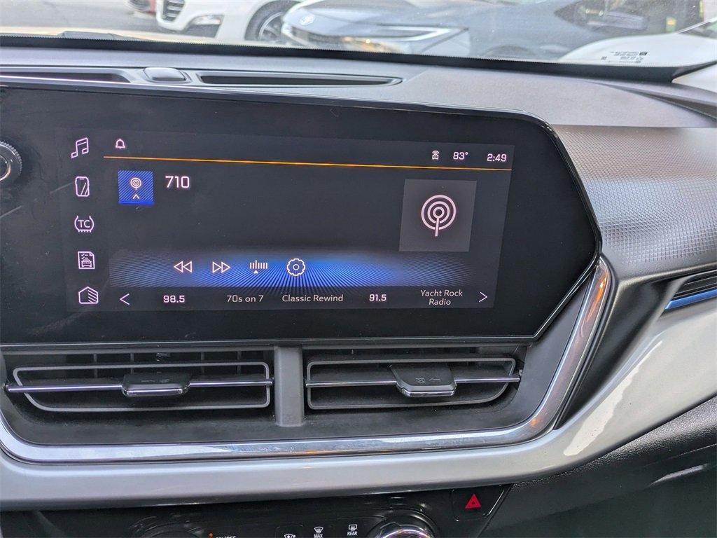 Used 2025 Chevrolet Trax LT w/ LT Convenience Package image 16