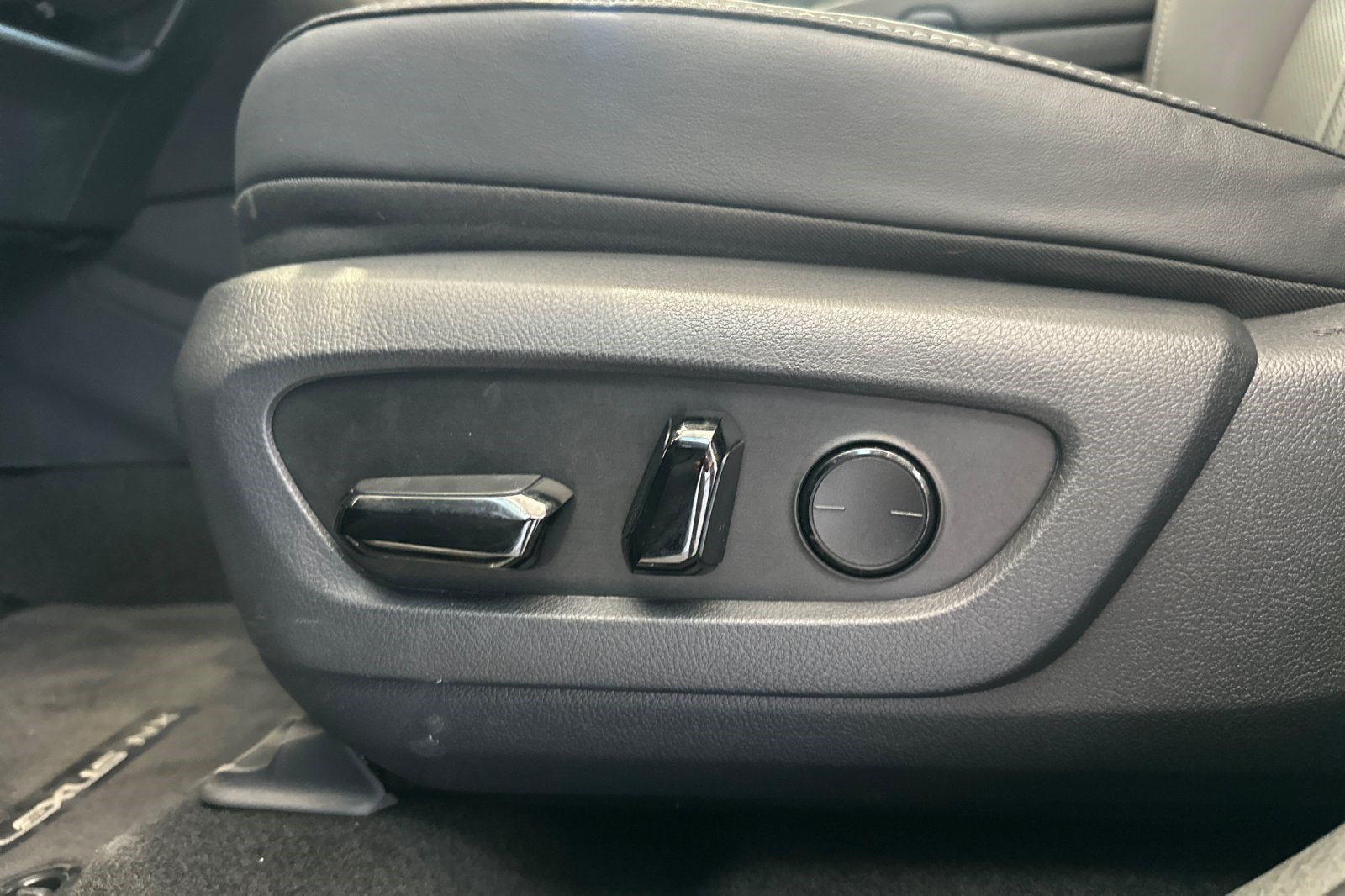 Used 2025 Lexus NX 250 FWD w/ Accessory Package (2T) image 14