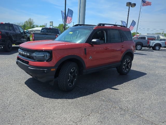 Used 2023 Ford Bronco Sport Outer Banks w/ Tech Package AWD/4WD image 4