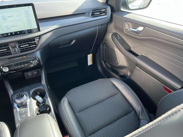 New 2025 Ford Escape SE FWD image 30