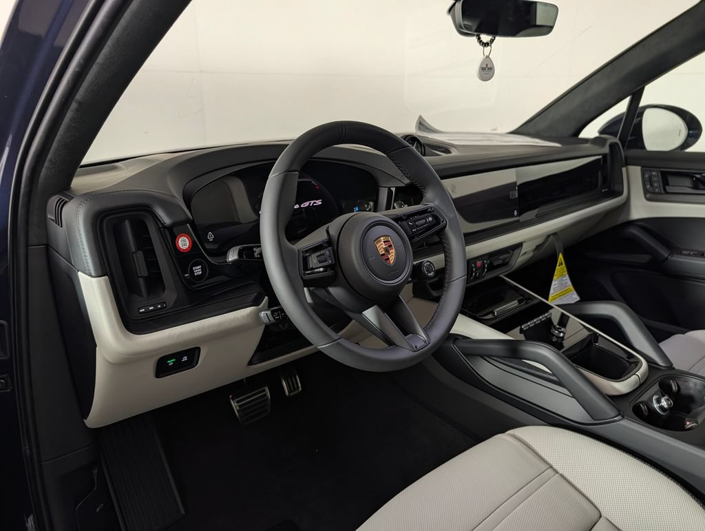 New 2026 Porsche Cayenne GTS AWD/4WD image 4