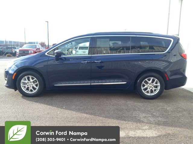 Used 2020 Chrysler Pacifica Touring-L image 6