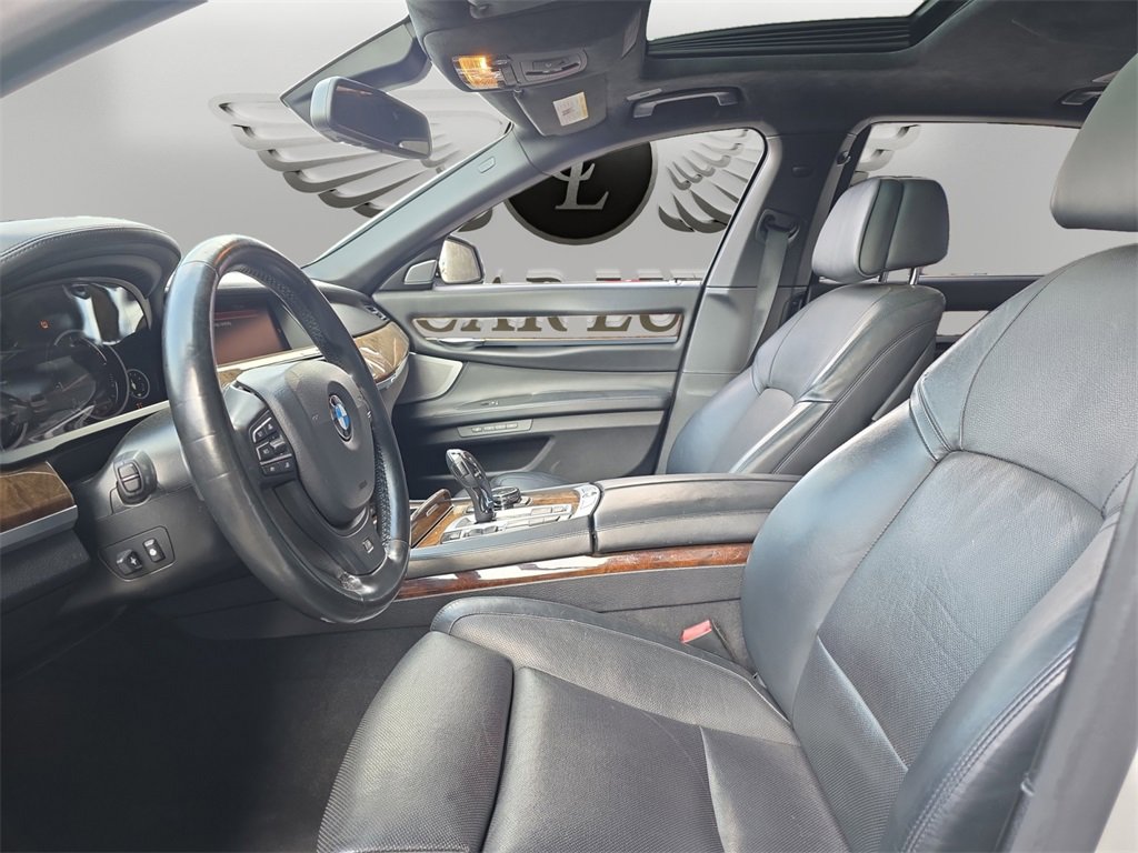 Used 2015 BMW 750Li image 9