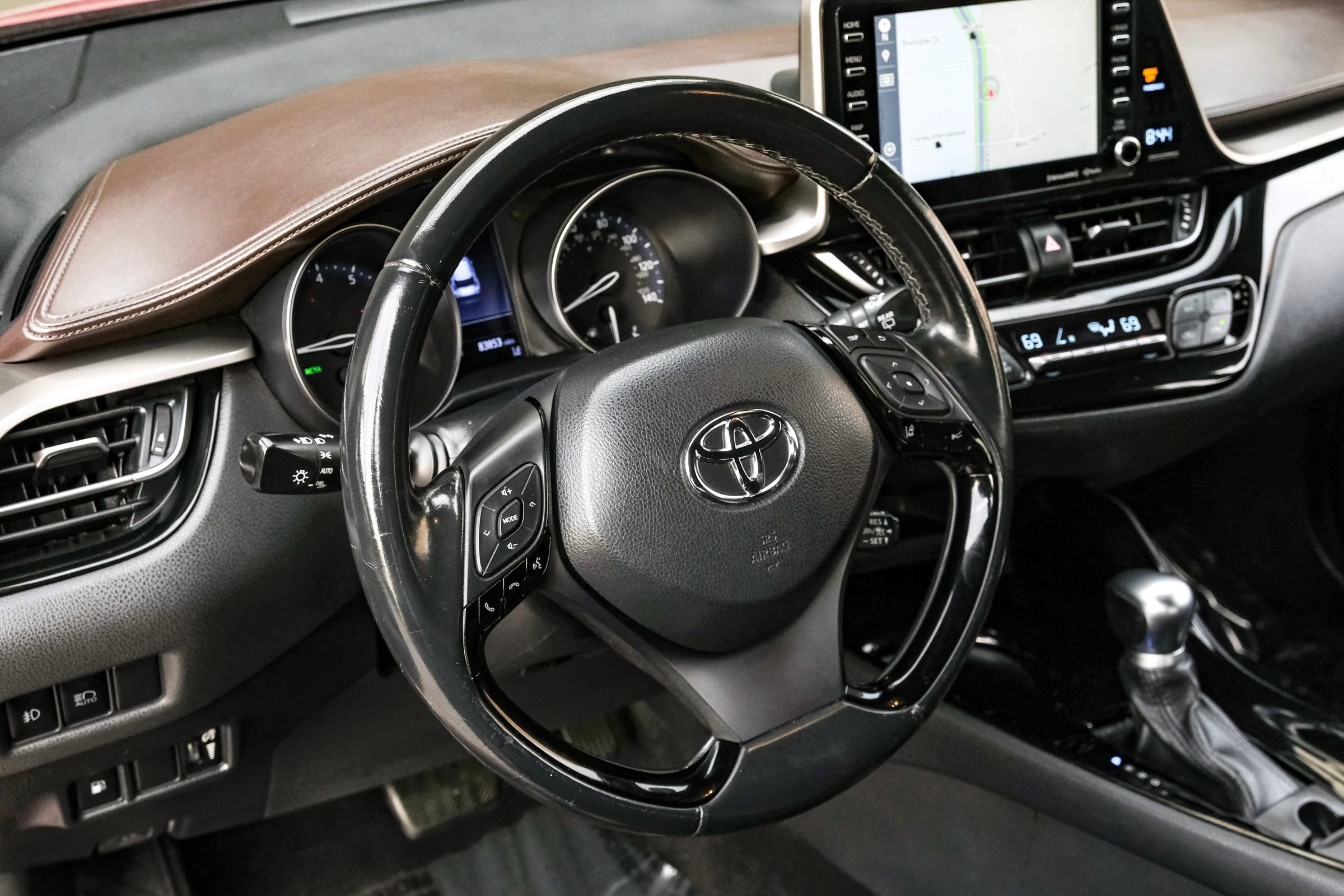 Used 2019 Toyota C-HR Limited image 14