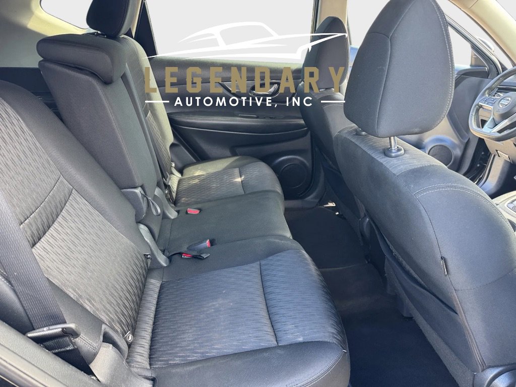 Used 2018 Nissan Rogue SV image 11