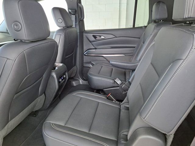 Used 2025 Chevrolet Traverse LT image 24
