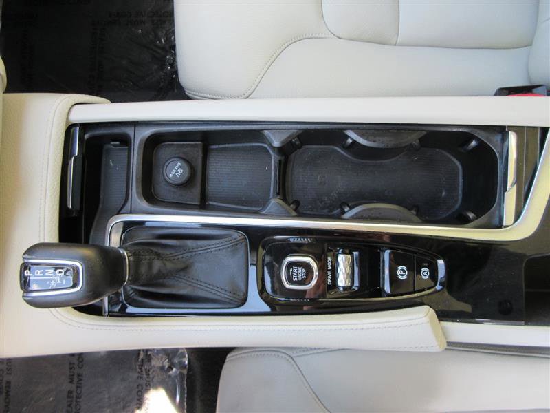 Used 2018 Volvo S90 T5 Momentum w/ Convenience Package image 18