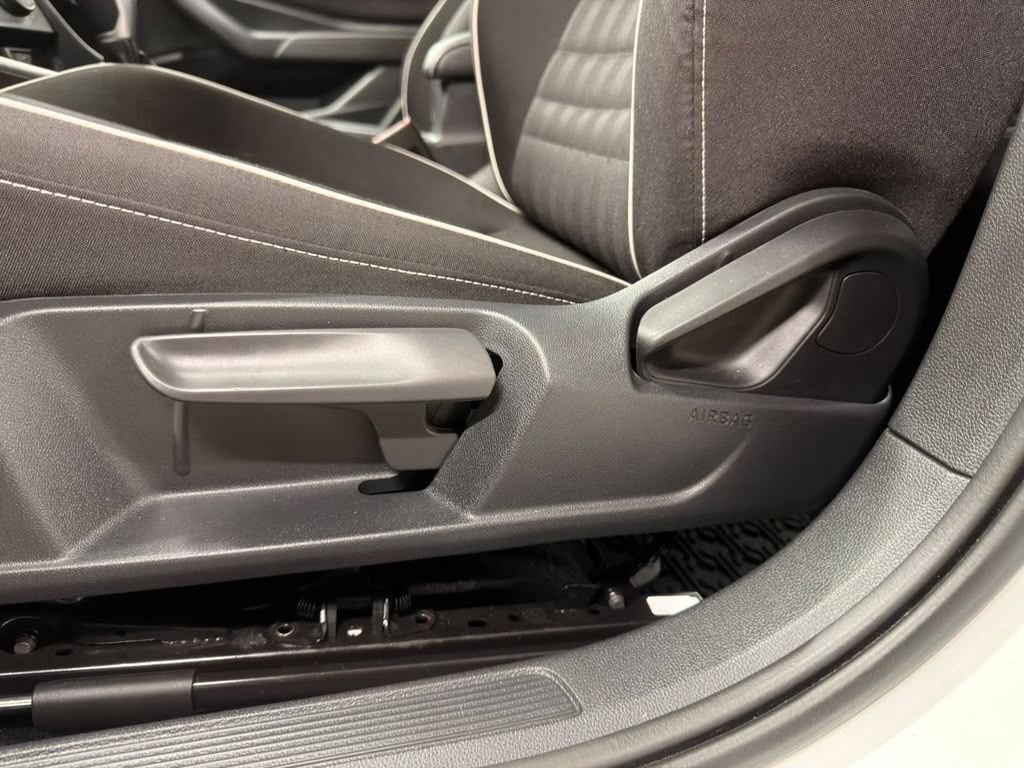 Used 2023 Volkswagen Jetta Sport FWD image 30