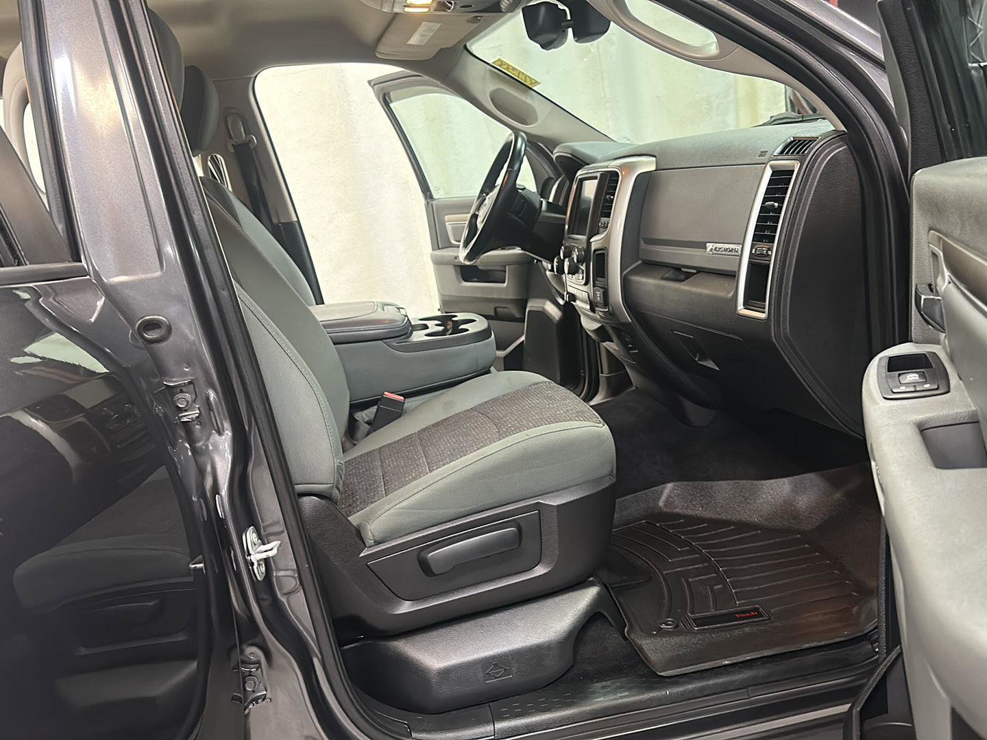 Used 2016 RAM 1500 Big Horn AWD/4WD image 30