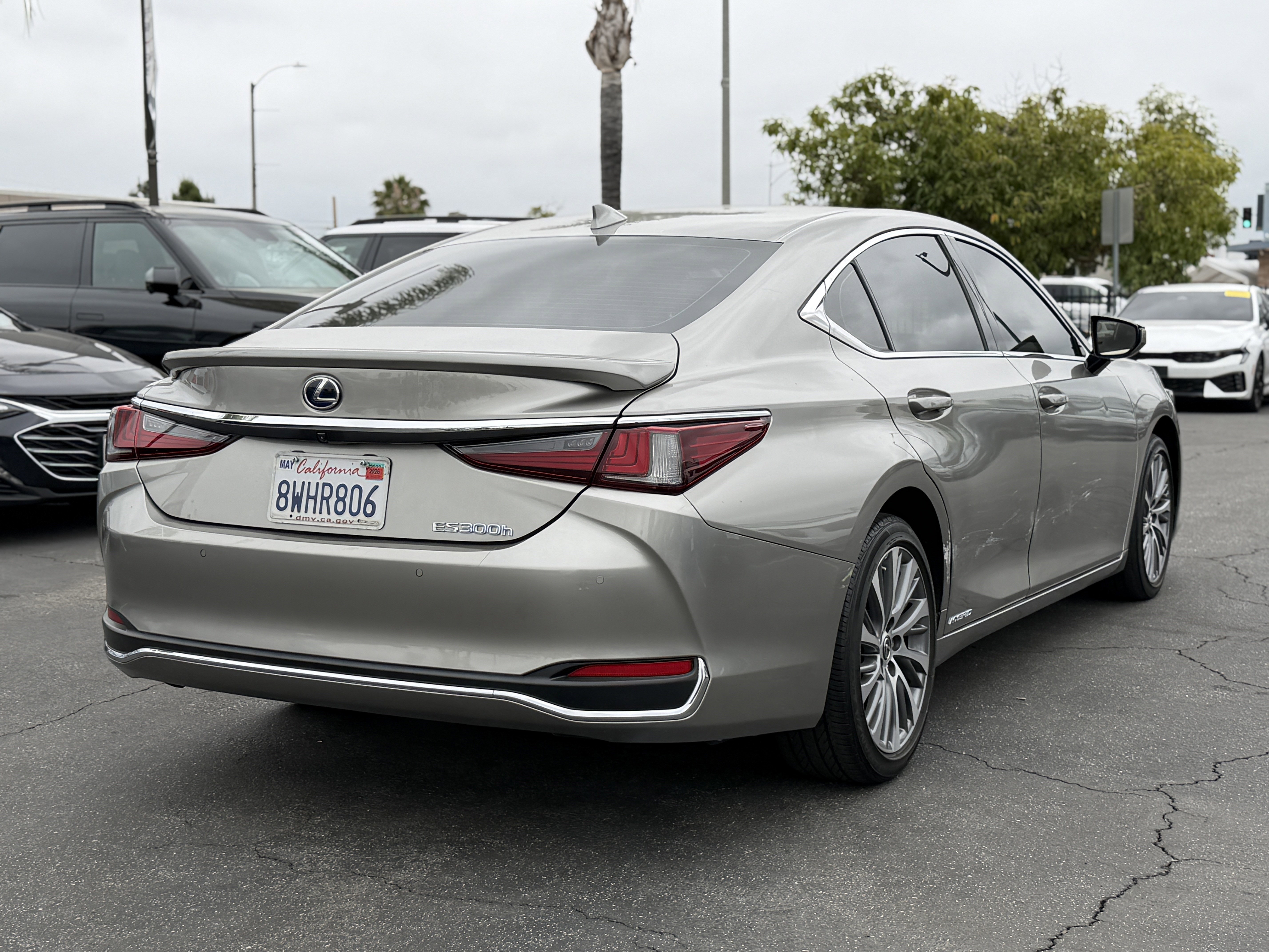 Used 2021 Lexus ES 300h w/ Premium Package FWD image 7