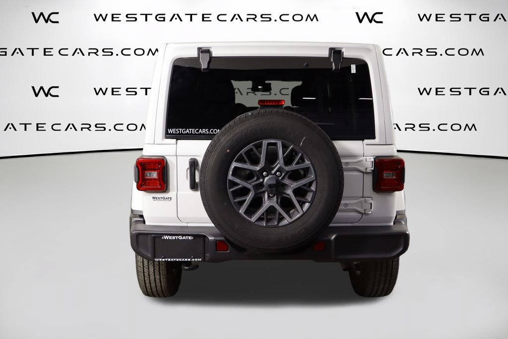 Used 2024 Jeep Wrangler Unlimited Sahara AWD/4WD image 4
