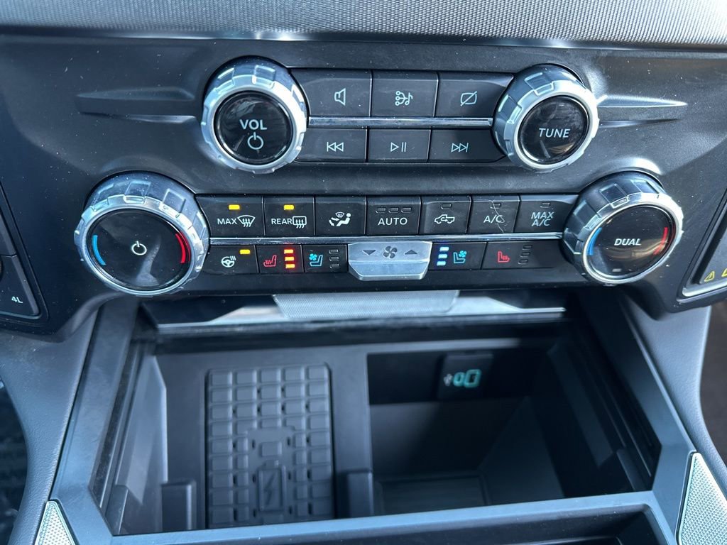 Used 2024 Ford F350 Platinum w/ FX4 Off-Road Package image 54