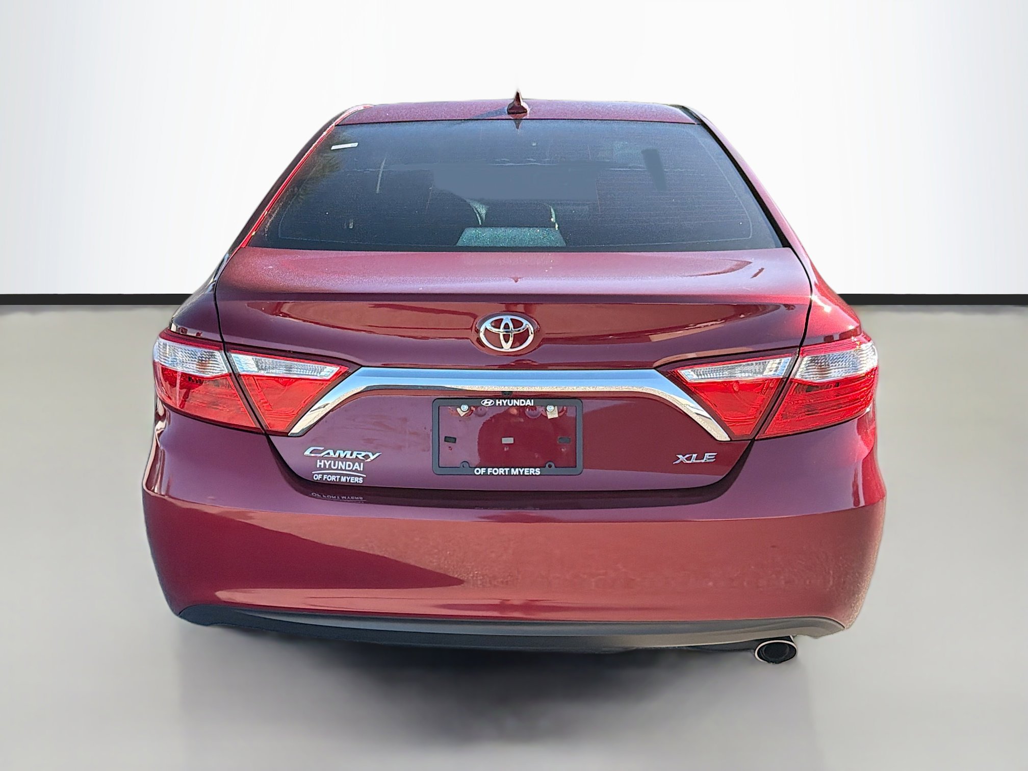 Used 2017 Toyota Camry XLE w/ Moonroof Package image 4