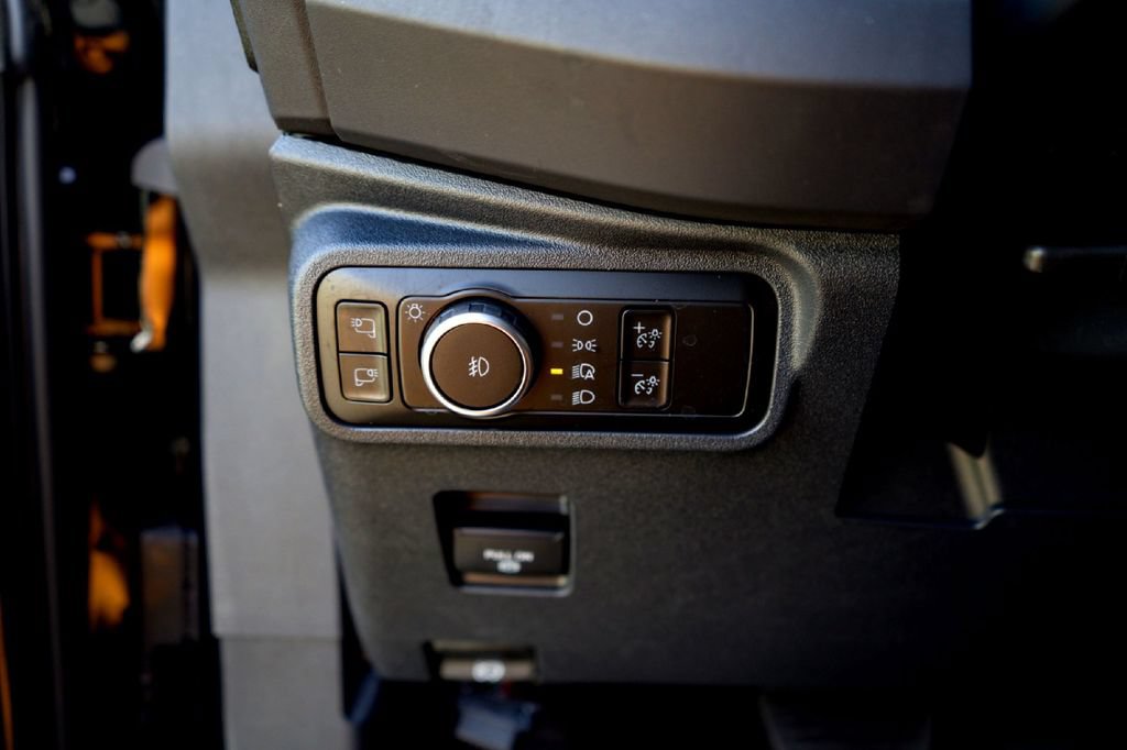Used 2025 Ford Bronco Badlands AWD/4WD image 23