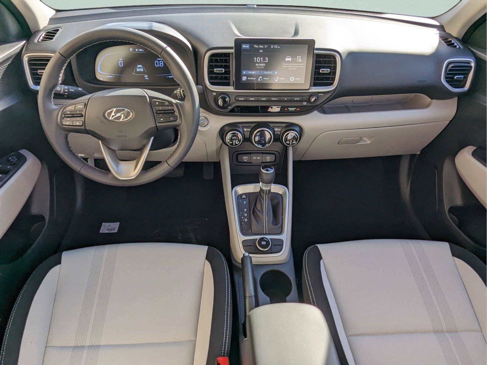 New 2025 Hyundai Venue SEL FWD image 17